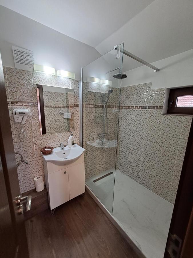 Alexander House Hotel Déva Kültér fotó