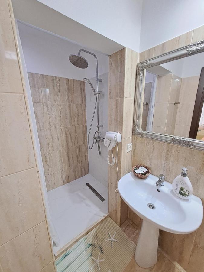 Alexander House Hotel Déva Kültér fotó