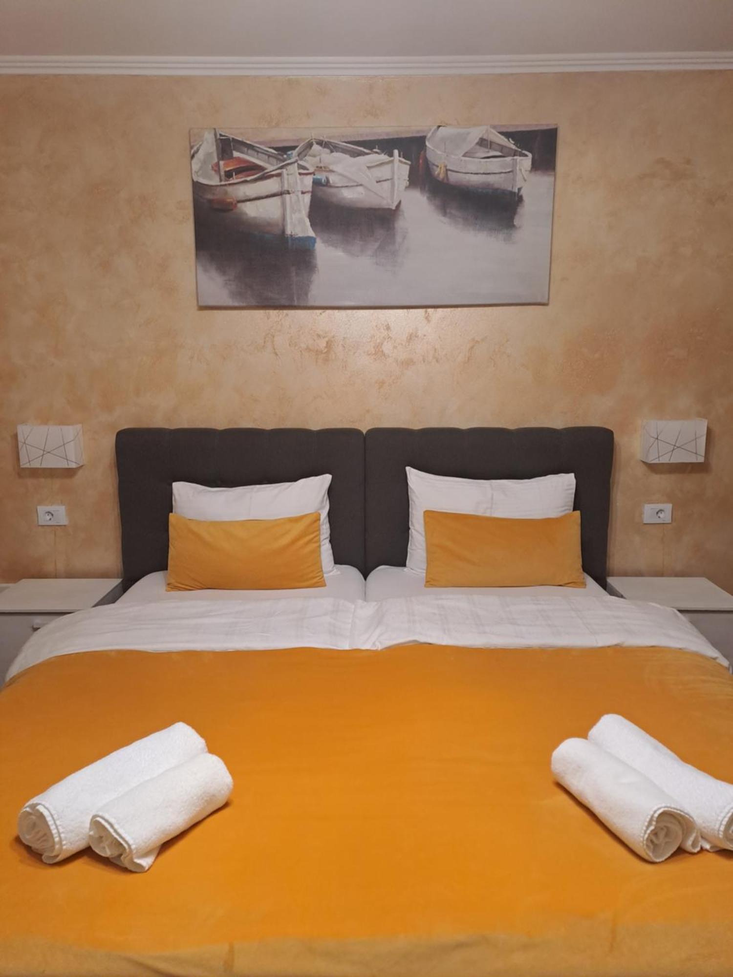 Alexander House Hotel Déva Kültér fotó