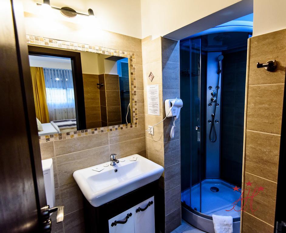 Alexander House Hotel Déva Kültér fotó
